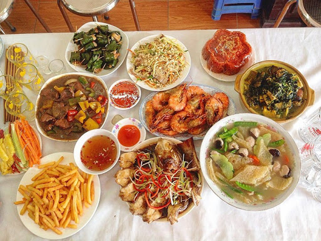 Đang lom khom nấu ăn, chị chồng cất giọng chùng xuống: `` Gái quê tham vọng '' thì ngay lập tức có tiếng ai từ ngoài vọng vào khiến chị méo mặt muốn khóc - Ảnh 1. Đang lom khom nấu ăn, chị chồng cất giọng chùng xuống: `` Gái quê tham vọng '' thì ngay lập tức có tiếng ai từ ngoài vọng vào khiến chị méo mặt muốn khóc - Ảnh 1.