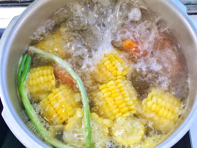 2 món canh nóng hổi làm nhanh lại đơn giản, chị em học ngay nhé! - Ảnh 4.