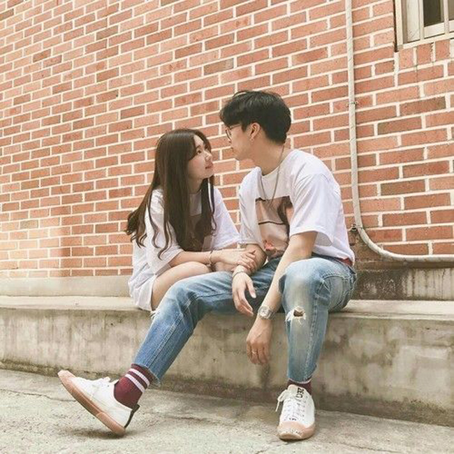 Âm thầm về tận quê của người yêu, cô gái sững người khi nhìn thấy hình ảnh anh bế một đứa bé, thân thế thật sự của nó che giấu cả bí mật cực lớn đằng sau - Ảnh 2. Âm thầm về tận quê của người yêu, cô gái sững người khi nhìn thấy hình ảnh anh bế một đứa bé, thân thế thật sự của nó che giấu cả bí mật cực lớn đằng sau - Ảnh 2.