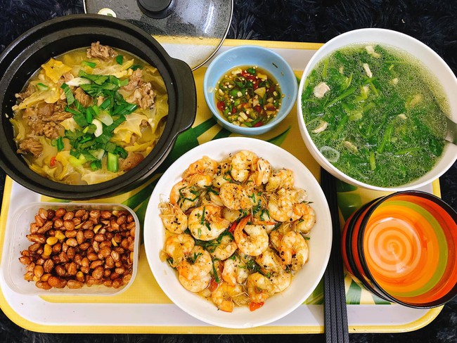 Cô nàng 9X gợi ý mâm cơm đủ đầy chị em ai cũng muốn học theo - Ảnh 2.