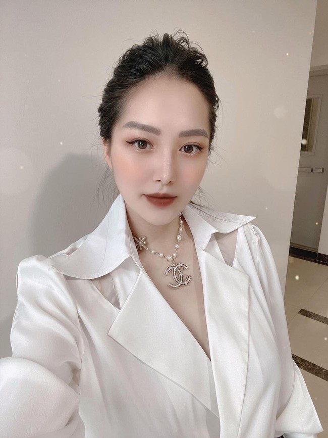 Trời ơi tin được không: Em họ Hương Tràm gây choáng vì nhan sắc sau sinh, không nói thì ai biết đây là "bà đẻ" chưa hết cữ? - Ảnh 11. Trời ơi tin được không: Em họ Hương Tràm gây choáng vì nhan sắc sau sinh, không nói thì ai biết đây là "bà đẻ" chưa hết cữ? - Ảnh 11.