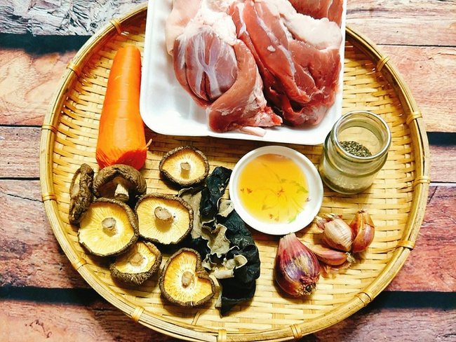 Món ăn "làm nửa tiếng, chén cả tuần" dành cho người bận rộn: Kết hợp cùng cơm nóng và dưa chua, đảm bảo vừa đủ chất vừa ngon quên sầu! - Ảnh 2.