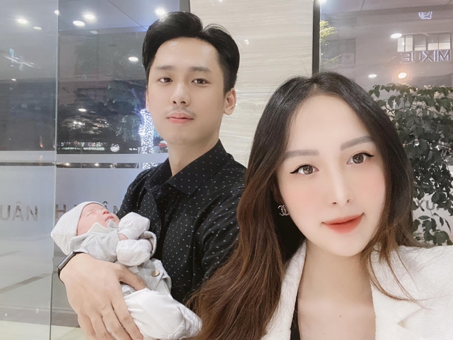 Trời ơi tin được không: Em họ Hương Tràm gây choáng vì nhan sắc sau sinh, không nói thì ai biết đây là "bà đẻ" chưa hết cữ? - Ảnh 12. Trời ơi tin được không: Em họ Hương Tràm gây choáng vì nhan sắc sau sinh, không nói thì ai biết đây là "bà đẻ" chưa hết cữ? - Ảnh 12.