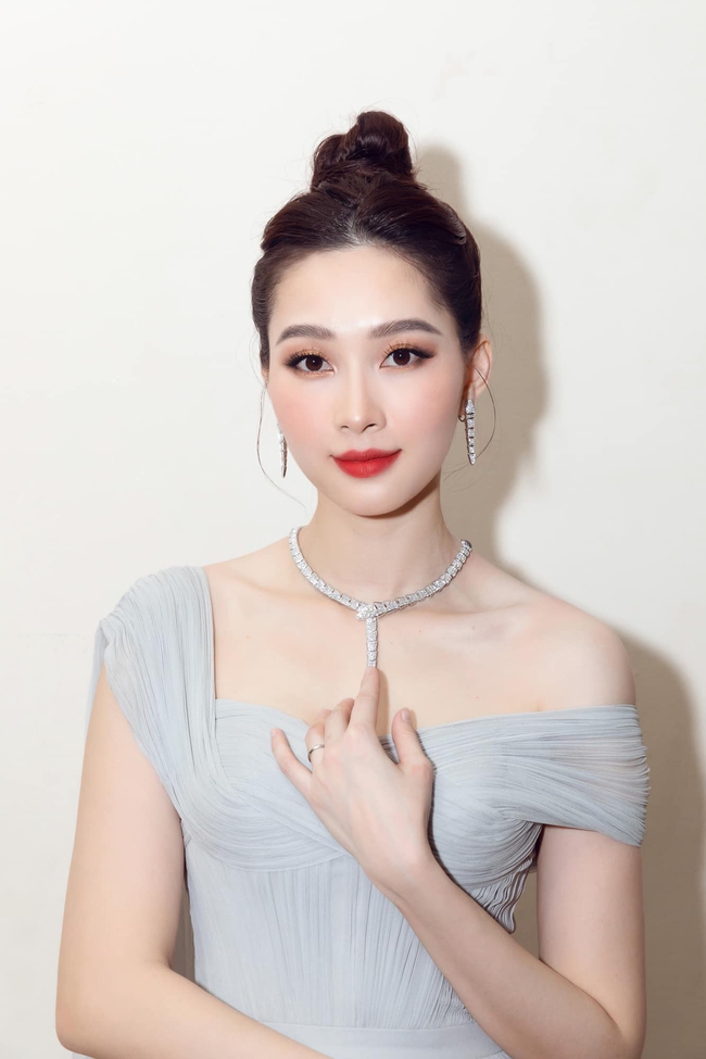 Chỉ nhìn 1 chi tiết nhỏ ở con gái Đặng Thu Thảo người hâm mộ cũng đủ biết nàng hậu có chăm con chu đáo hay không - Ảnh 1. Chỉ nhìn 1 chi tiết nhỏ ở con gái Đặng Thu Thảo người hâm mộ cũng đủ biết nàng hậu có chăm con chu đáo hay không - Ảnh 1.