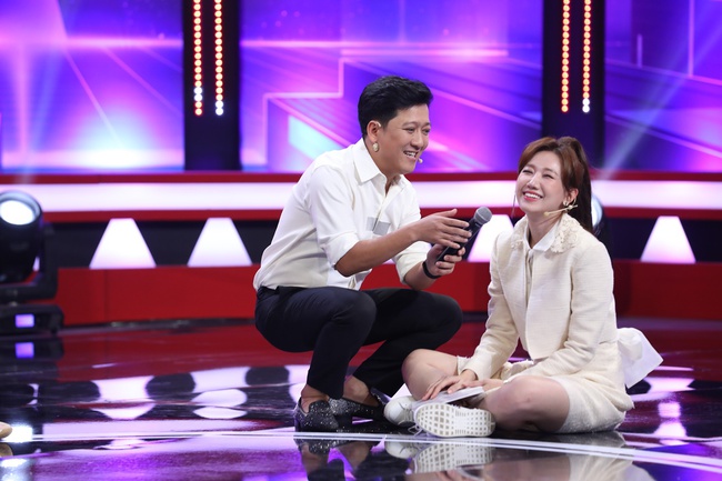 Ăn theo trend Rap Việt, Trường Giang đọc Rap trước mặt thầy trò Wowy - Ảnh 4. Ăn theo trend Rap Việt, Trường Giang đọc Rap trước mặt thầy trò Wowy - Ảnh 4.