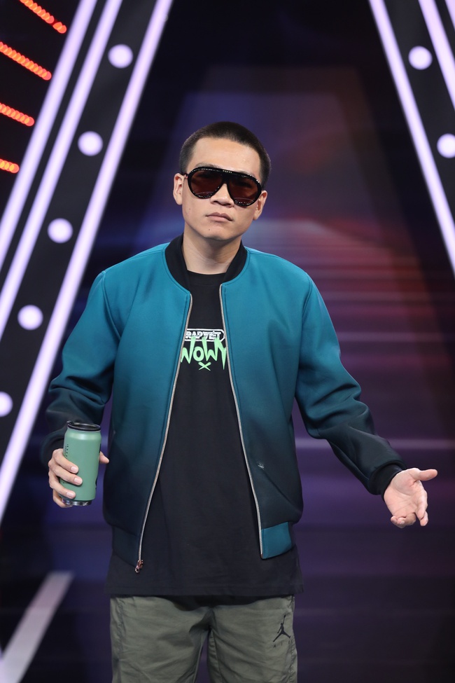 Ăn theo trend Rap Việt, Trường Giang đọc Rap trước mặt thầy trò Wowy - Ảnh 3. Ăn theo trend Rap Việt, Trường Giang đọc Rap trước mặt thầy trò Wowy - Ảnh 3.