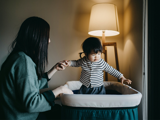 Để đèn ngủ chăm trẻ sơ sinh rất thuận tiện, nhưng các mẹ sẽ không dám làm thế nữa sau khi biết 4 hiểm họa khôn lường này - Ảnh 5. Để đèn ngủ chăm trẻ sơ sinh rất thuận tiện, nhưng các mẹ sẽ không dám làm thế nữa sau khi biết 4 hiểm họa khôn lường này - Ảnh 5.