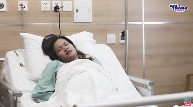 Clip: Hé lộ khoảnh khắc Đông Nhi cố gắng rặn để đẻ thường, xem xong nhiều mẹ bỉm sữa xúc động nhớ lại hành trình đi sinh của mình - Ảnh 4.