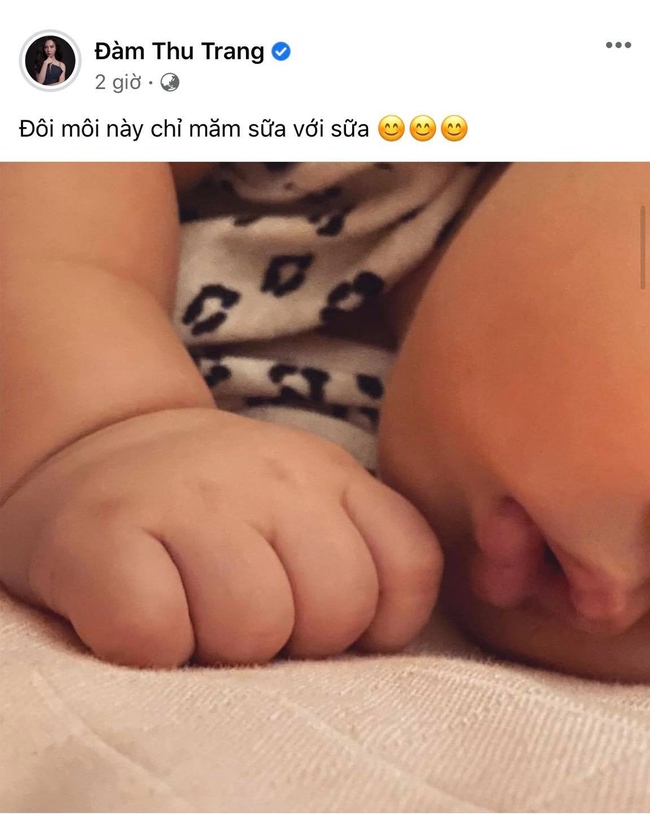 Đàm Thu Trang dần hé lộ gương mặt của con gái, ai cũng khen giống Cường Đô La ở điểm này - Ảnh 2. Đàm Thu Trang dần hé lộ gương mặt của con gái, ai cũng khen giống Cường Đô La ở điểm này Đàm Thu Trang dần hé lộ gương mặt của con gái, ai cũng khen giống Cường Đô La ở điểm này - Ảnh 2. Đàm Thu Trang dần hé lộ gương mặt của con gái, ai cũng khen giống Cường Đô La ở điểm này