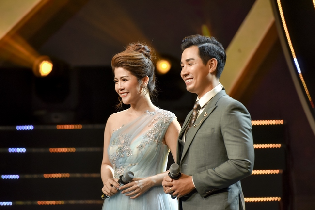 Thu Phương nức nở nhận ra người quen trên sân khấu "Và tôi vẫn hát", cả khán phòng không ai kìm được nước mắt - Ảnh 1. Thu Phương nức nở nhận ra người quen trên sân khấu “Và tôi vẫn hát”, cả khán phòng không ai kìm được nước mắt Thu Phương nức nở nhận ra người quen trên sân khấu "Và tôi vẫn hát", cả khán phòng không ai kìm được nước mắt - Ảnh 1. Thu Phương nức nở nhận ra người quen trên sân khấu “Và tôi vẫn hát”, cả khán phòng không ai kìm được nước mắt