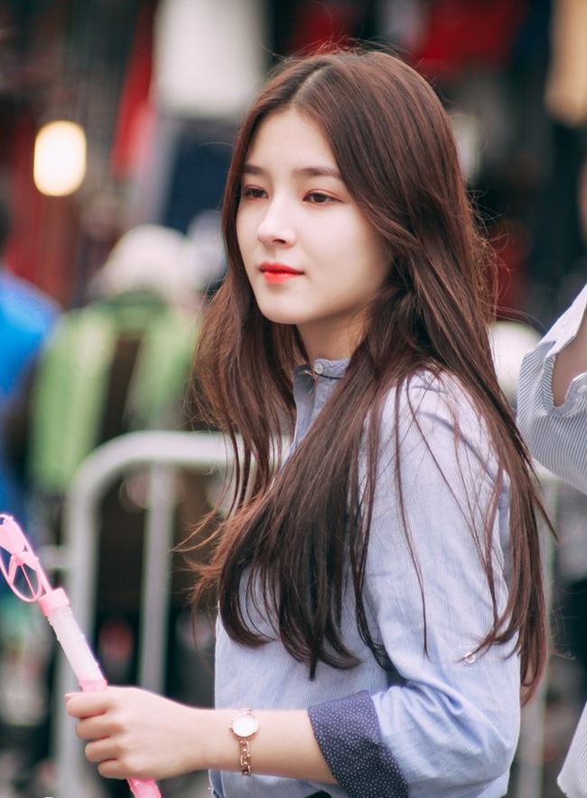 Nancy (MOMOLAND) gây sốc khi nhắc lại chuyện đến Việt Nam thời kém tiếng và nổi rần rần với bộ ảnh ở phố đi bộ Hà Nội - Ảnh 7.