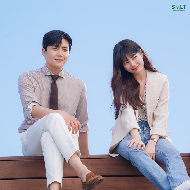 Mối tình đầu của Suzy” Kim Seon Ho: Mỹ nam đẹp hơn hoa nở muộn ở