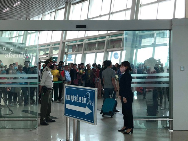 Tân Hoa hậu Việt Nam 2020 Đỗ Thị Hà về quê sau hơn 1 tuần đăng quang - Ảnh 4. Tân Hoa hậu Việt Nam 2020 Đỗ Thị Hà về quê sau hơn 1 tuần đăng quang - Ảnh 4.
