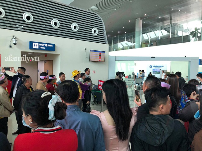 Tân Hoa hậu Việt Nam 2020 Đỗ Thị Hà về quê sau hơn 1 tuần đăng quang - Ảnh 2. Tân Hoa hậu Việt Nam 2020 Đỗ Thị Hà về quê sau hơn 1 tuần đăng quang - Ảnh 2.