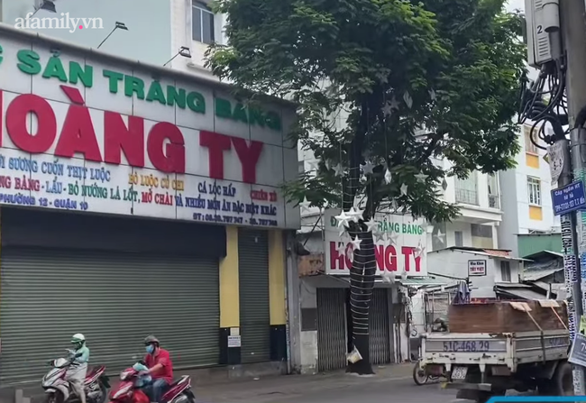 Lịch trình bé trai 14 tháng tuổi nhiễm COVID-19 từ BN 1347: Cùng gia đình đến nhiều quán ăn, hội chợ, đi thăm thầy cô - Ảnh 2. Lịch trình bé trai 14 tháng tuổi nhiễm COVID-19 từ BN 1347: Cùng gia đình đến nhiều quán ăn, hội chợ, đi thăm thầy cô - Ảnh 2.