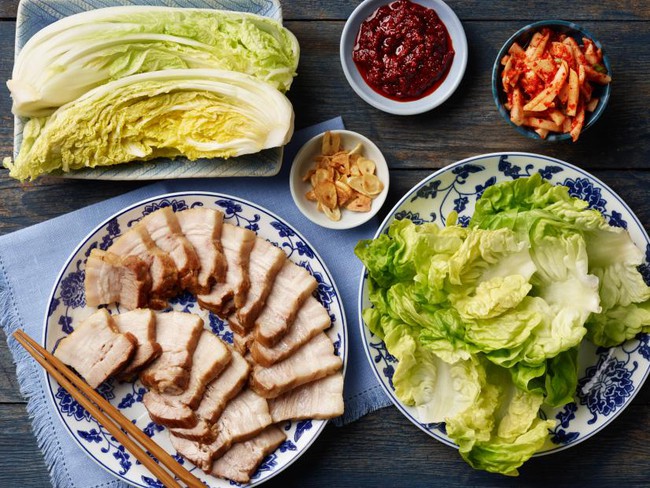 Bí quyết nấu bữa tối "3 trong 1" dành cho hội người lười: Chỉ cần 1 chiếc nồi cơm điện, chị em sẽ có ngay bữa ăn đủ rau, đủ thịt trong chớp mắt! - Ảnh 1.