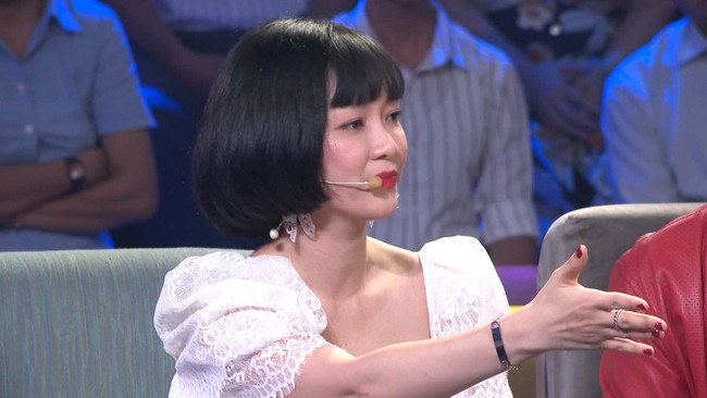 Yến Trang xấu hổ khi được Nguyễn Hồng Thuận thả thính trên sóng truyền hình - Ảnh 5.