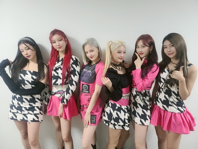 &quot;Nữ idol xấu nhất Kpop&quot;, Nancy (MOMOLAND) bị chê không cùng đẳng cấp với &quot;em gái&quot; TWICE, liền có màn đáp trả khiến ai cũng phục - Ảnh 3.