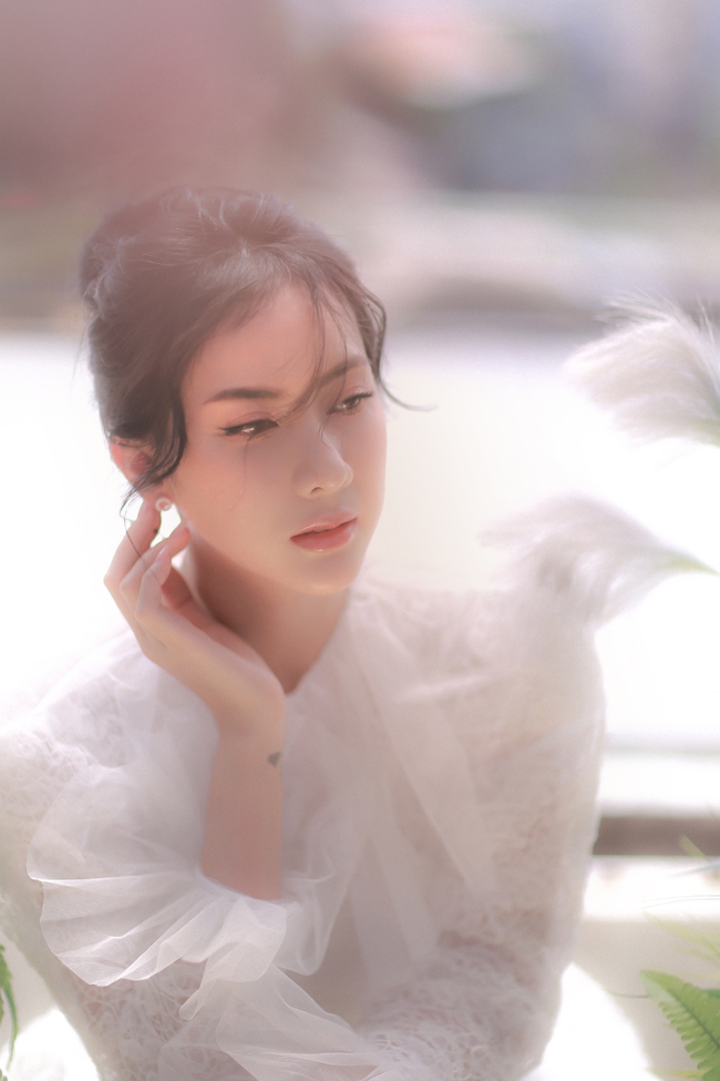 "Nàng thơ" Thái Tuyết Trâm khoe nhan sắc mong manh gây thương nhớ - Ảnh 6. "Nàng thơ" Thái Tuyết Trâm khoe nhan sắc mong manh gây thương nhớ - Ảnh 6.