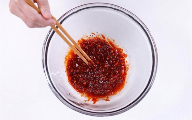 Nếu chưa có nồi chiên không dầu, chị em vẫn có thể làm món gà chiên "không dầu mỡ" chỉ với loại giấy nhỏ mà có võ này! - Ảnh 3.