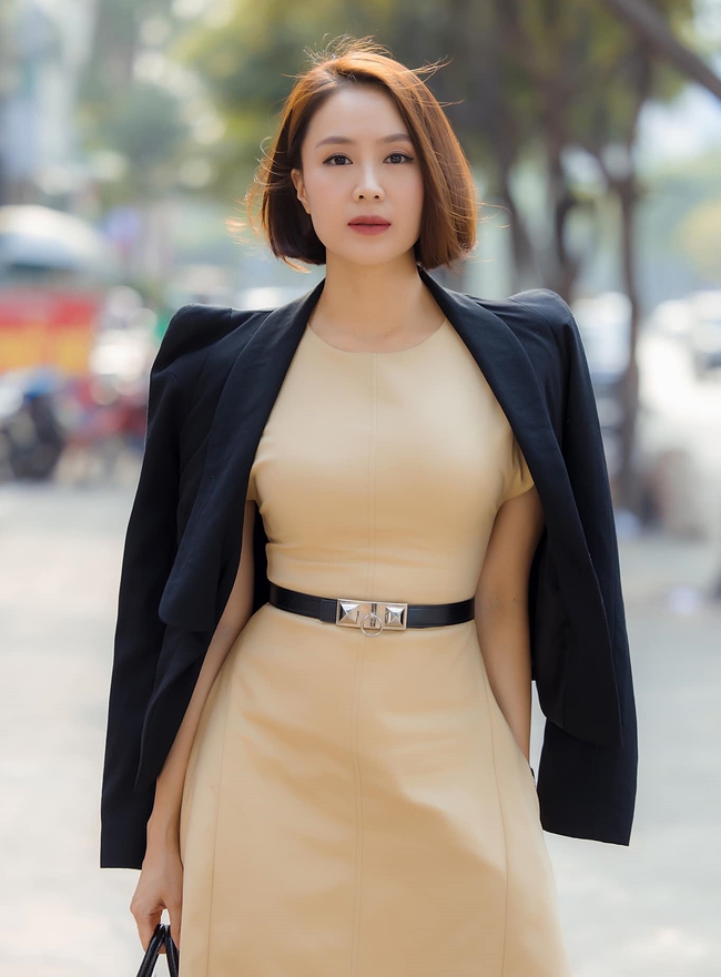 Hướng dương ngược nắng: Hồng Diễm "U40" bị chê già, không hợp vai tiểu thư sang chảnh, fan tranh cãi kịch liệt - BAAO.VN