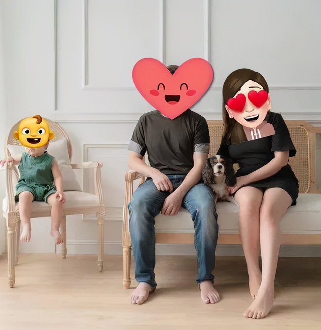 Mẹ chăm chú vào xe đẩy còn con trai nhỏ lủi thủi đi theo sau, khi nhìn rõ nhân vật ngồi trong xe thì ai nấy "ngã ngửa" - Ảnh 3. Mẹ chăm chú vào xe đẩy còn con trai nhỏ lủi thủi đi theo sau, khi nhìn rõ nhân vật ngồi trong xe thì ai nấy "ngã ngửa" - Ảnh 3.