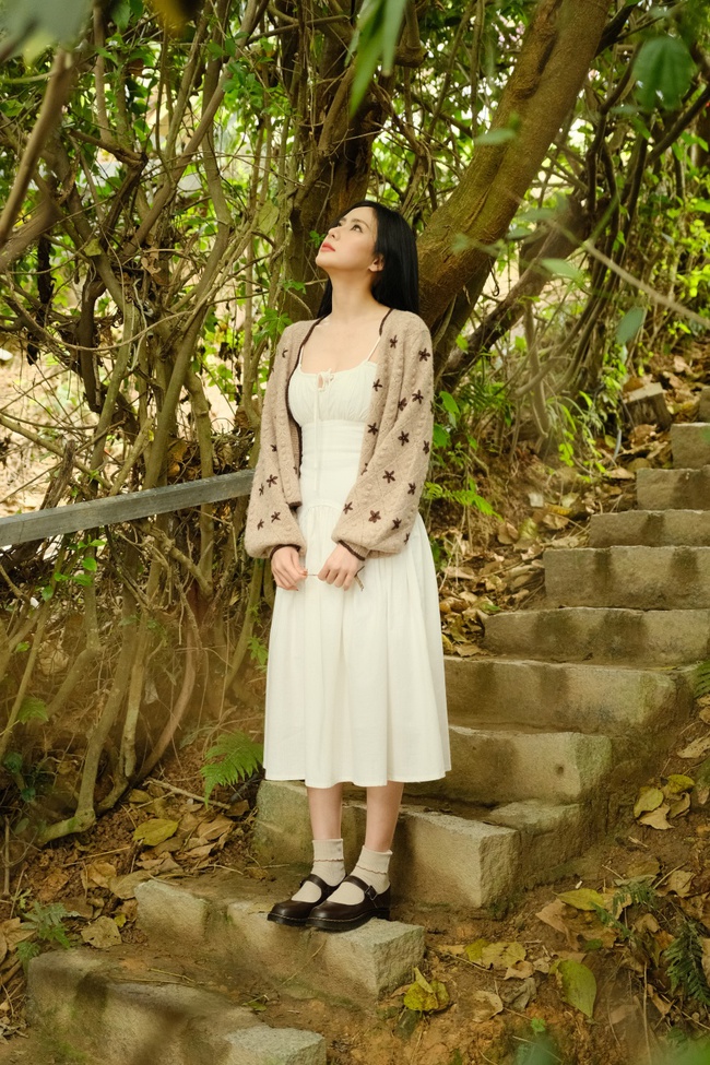 Thái Tuyết Trâm tung MV kể chuyện tình đậm chất "nàng thơ" - Ảnh 7. Thái Tuyết Trâm tung MV kể chuyện tình đậm chất "nàng thơ" - Ảnh 7.