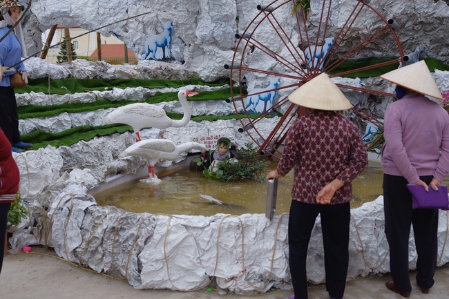 Giáng sinh không cây thông, bông tuyết, tuần lộc..., làng chài Nam Định khiến dân tình thích thú với concept trang trí có 1-0-2 - Ảnh 5.
