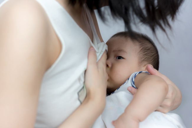 Không phải trầm cảm, 80% các mẹ sau sinh gặp một hiện tượng khác khiến bản thân dễ khóc và lúc nào cũng căng thẳng mệt mỏi - Ảnh 1. Không phải trầm cảm, 80% các mẹ sau sinh gặp một hiện tượng khác khiến bản thân dễ khóc và lúc nào cũng căng thẳng mệt mỏi - Ảnh 1.