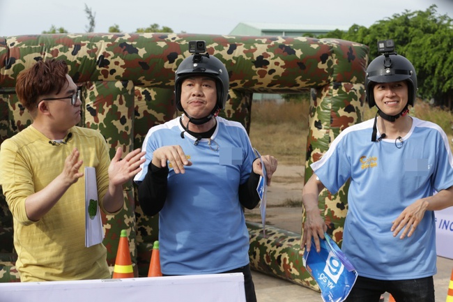 Khoảnh khắc hài hước của cố nghệ sĩ Chí Tài chơi trò “hát nối chữ” bên cạnh Đại Nghĩa, Ngô Kiến Huy - Ảnh 2. Khoảnh khắc hài hước của cố nghệ sĩ Chí Tài chơi trò “hát nối chữ” bên cạnh Đại Nghĩa, Ngô Kiến Huy - Ảnh 2.