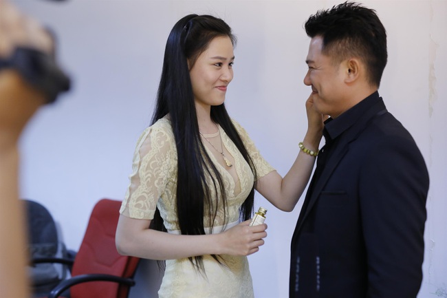 Hình ảnh cuối cùng của Vân Quang Long trên truyền hình trước khi mất, được bà xã chăm sóc tận tình - Ảnh 5.