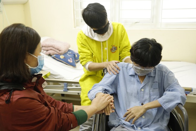 Người mẹ trẻ chiến đấu với ung thư để sinh con và câu nói chạm vào trái tim của nhiều người: "Chỉ mong ca mổ diễn ra tốt đẹp để con được chào đời khoẻ mạnh" - Ảnh 2. Người mẹ trẻ chiến đấu với ung thư để sinh con và câu nói chạm vào trái tim của nhiều người: "Chỉ mong ca mổ diễn ra tốt đẹp để con được chào đời khoẻ mạnh" - Ảnh 2.