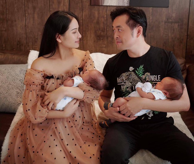 Gia đình Hồ Ngọc Hà - Khắc Việt - Dương Khắc Linh cúng mụ cho con sinh đôi: Mỗi nhà một kiểu nhưng nhà nào cũng cầu kỳ, hoành tráng - Ảnh 5. Gia đình Hồ Ngọc Hà - Khắc Việt - Dương Khắc Linh cúng mụ cho con sinh đôi: Mỗi nhà một kiểu nhưng nhà nào cũng cầu kỳ, hoành tráng - Ảnh 5.