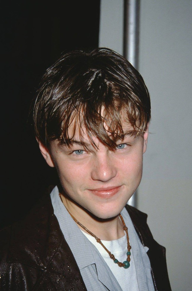 Loạt ảnh thời trẻ của Leonardo DiCaprio &quot;gây sốt&quot; trở lại: Từ gương mặt búng ra sữa đến lịch lãm, &quot;bad boy&quot; đều gây xao xuyến - Ảnh 3.