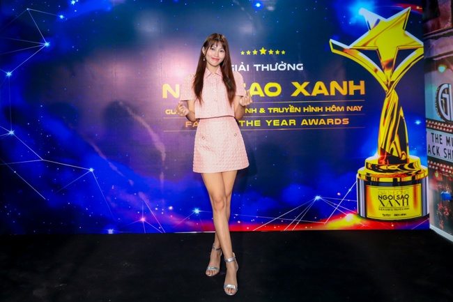 Diễm My 9X diện váy gợi cảm, hạnh phúc với đề cử điện ảnh nhờ vai diễn ấn tượng trong "Tình yêu và tham vọng" - Ảnh 7. Diễm My 9X diện váy gợi cảm, hạnh phúc với đề cử điện ảnh nhờ vai diễn ấn tượng trong "Tình yêu và tham vọng" - Ảnh 7.