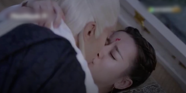 "Tam sinh tam thế Chẩm thượng thư": Bí mật sau cảnh ân ái 18+ của Cao Vỹ Quang - Địch Lệ Nhiệt Ba, có 2 người đàn ông khác xuất hiện - Ảnh 3. "Tam sinh tam thế Chẩm thượng thư": Bí mật sau cảnh ân ái 18+ của Cao Vỹ Quang - Địch Lệ Nhiệt Ba, có 2 người đàn ông khác xuất hiện - Ảnh 3.