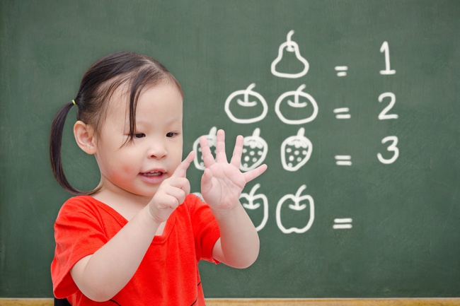 Khoa học chứng minh: trẻ sinh ra có đầu to sẽ có khả năng đạt điểm cao trong các kỳ kiểm tra và dễ dàng tốt nghiệp đại học - Ảnh 2. Khoa học chứng minh: trẻ sinh ra có đầu to sẽ có khả năng đạt điểm cao trong các kỳ kiểm tra và dễ dàng tốt nghiệp đại học - Ảnh 2.