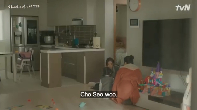 "Hi Bye, Mama!" tập 1: Kim Tae Hee làm hồn ma hóng hớt, thấy con ruột bị dì ghẻ không thương liền đi mách chồng - Ảnh 4. "Hi Bye, Mama!" tập 1: Kim Tae Hee làm hồn ma hóng hớt, thấy con ruột bị dì ghẻ không thương liền đi mách chồng - Ảnh 4.