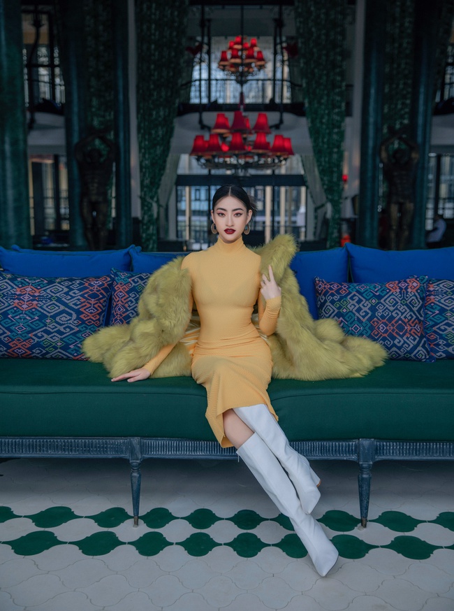 Lương Thùy Linh khoe đôi chân 1m22 dài nhất Vbiz, lên tiếng về chặng đường 6 tháng làm Hoa hậu - Ảnh 9. Lương Thùy Linh khoe đôi chân 1m22 dài nhất Vbiz, lên tiếng về chặng đường 6 tháng làm Hoa hậu - Ảnh 9.
