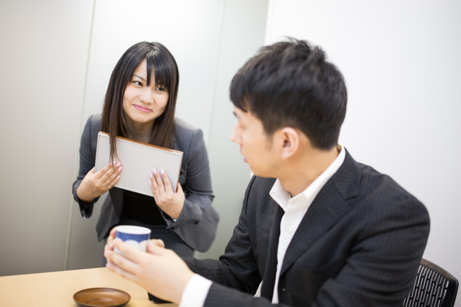 Phần lớn dân công sở Nhật Bản hẹn hò với đồng nghiệp, hơn 20% số đó là sếp và các đàn anh - Ảnh 1.
