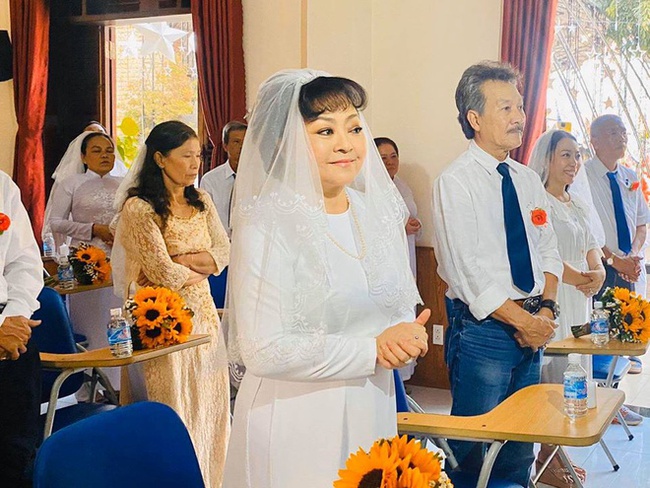 Danh ca Hương Lan cùng chồng tổ chức hôn lễ tại nhà thờ, làm cô dâu ở tuổi 63 - Ảnh 6.