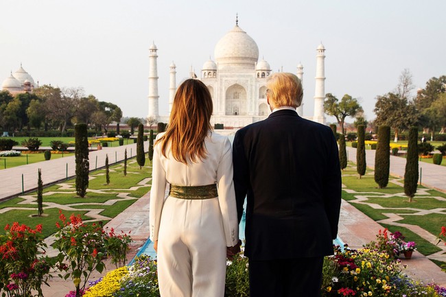 &quot;Nữ thần&quot; Ivanka Trump khoe ảnh hạnh phúc bên chồng tại ngôi đền tình yêu nhưng nhìn sang vợ chồng Tổng thống Mỹ mới thực sự đáng ngưỡng mộ - Ảnh 3.