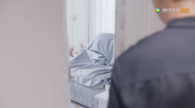 "Nữ nhân bán nhà": Bị vợ cắm sừng, La Tấn ra ngoài qua đêm với Tôn Lệ nhưng suýt bị bà xã cưỡng bức - Ảnh 3. "Nữ nhân bán nhà": Bị vợ cắm sừng, La Tấn ra ngoài qua đêm với Tôn Lệ nhưng suýt bị bà xã cưỡng bức - Ảnh 3.