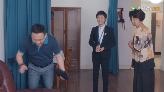 "Nữ nhân bán nhà": Bị vợ cắm sừng, La Tấn ra ngoài qua đêm với Tôn Lệ nhưng suýt bị bà xã cưỡng bức - Ảnh 5. "Nữ nhân bán nhà": Bị vợ cắm sừng, La Tấn ra ngoài qua đêm với Tôn Lệ nhưng suýt bị bà xã cưỡng bức - Ảnh 5.
