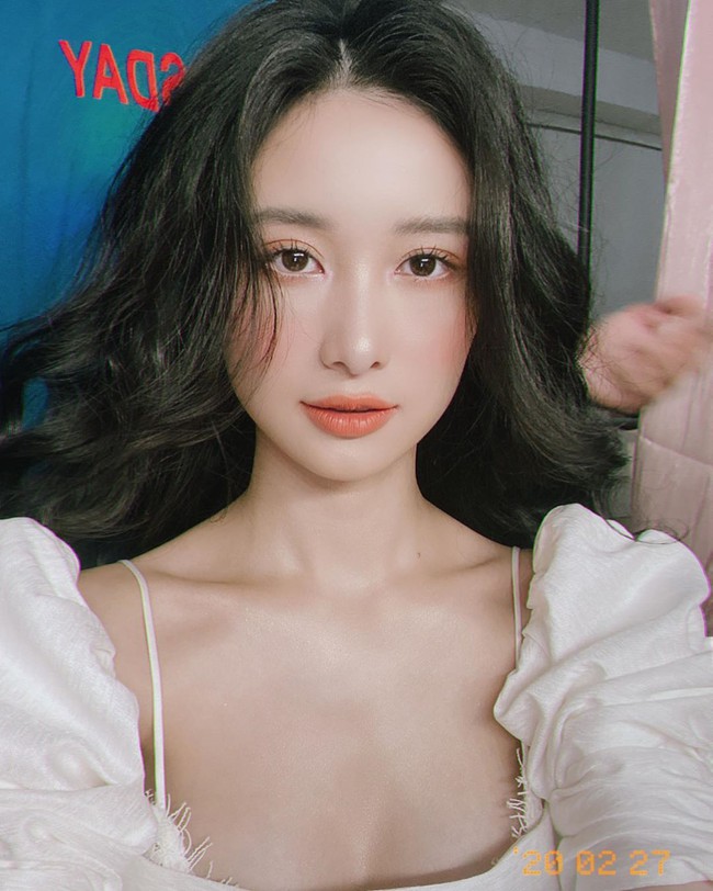 Jun Vũ xinh như c&ocirc;ng ch&uacute;a trong bức h&igrave;nh mới.