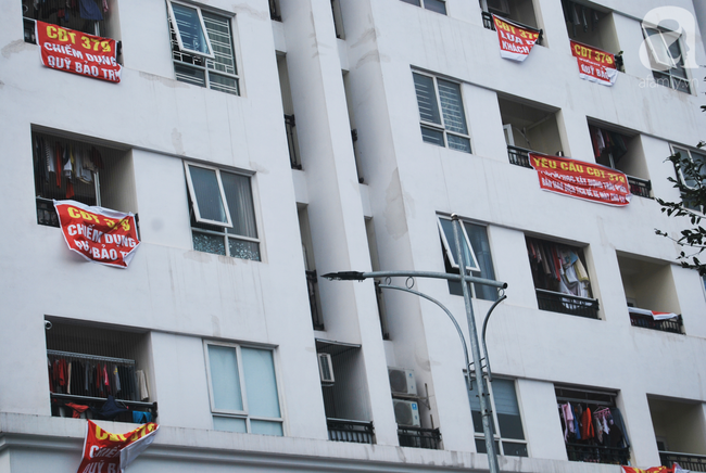 Hà Nội: Cư dân đồng loạt căng băng rôn kín tòa nhà chung cư cao cấp vì chủ đâu tư thất hứa - Ảnh 17.