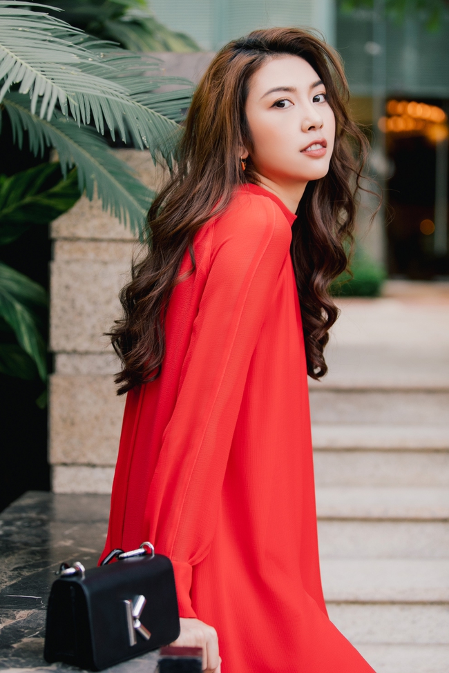 Sau nhẫn kim cương, Á hậu Thúy Vân xác nhận sẽ tổ chức đám cưới với bạn trai giàu có trong năm nay - Ảnh 5. Sau nhẫn kim cương, Á hậu Thúy Vân xác nhận sẽ tổ chức đám cưới với bạn trai giàu có trong năm nay - Ảnh 5.