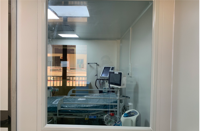 Bệnh viện dã chiến tại TP.HCM chính thức đưa vào sử dụng phòng cách ly áp lực âm cho bệnh nhân nghi nhiễm Covid-19 - Ảnh 1. Bệnh viện dã chiến tại TP.HCM chính thức đưa vào sử dụng phòng cách ly áp lực âm cho bệnh nhân nghi nhiễm Covid-19 - Ảnh 1.