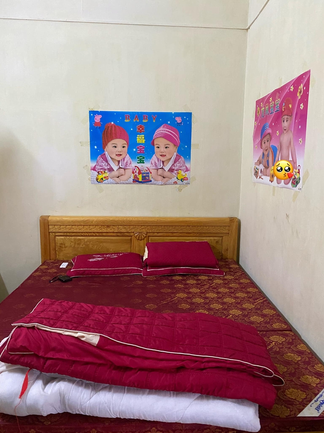 30 tuổi mà mãi chưa chịu lấy vợ, nam thanh niên được phụ huynh "decor" phòng ngủ đặc biệt thế này đây - Ảnh 2. 30 tuổi mà mãi chưa chịu lấy vợ, nam thanh niên được phụ huynh "decor" phòng ngủ đặc biệt thế này đây - Ảnh 2.