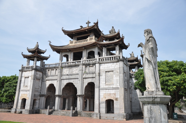 Nhà thờ Phát Diệm danh lam thắng cảnh nổi tiếng tạm đóng cửa chung tay đẩy lùi nCov - Ảnh 8.